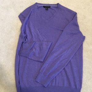 Men’s vneck sweater